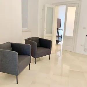 Federiciano White House - Center Apartament